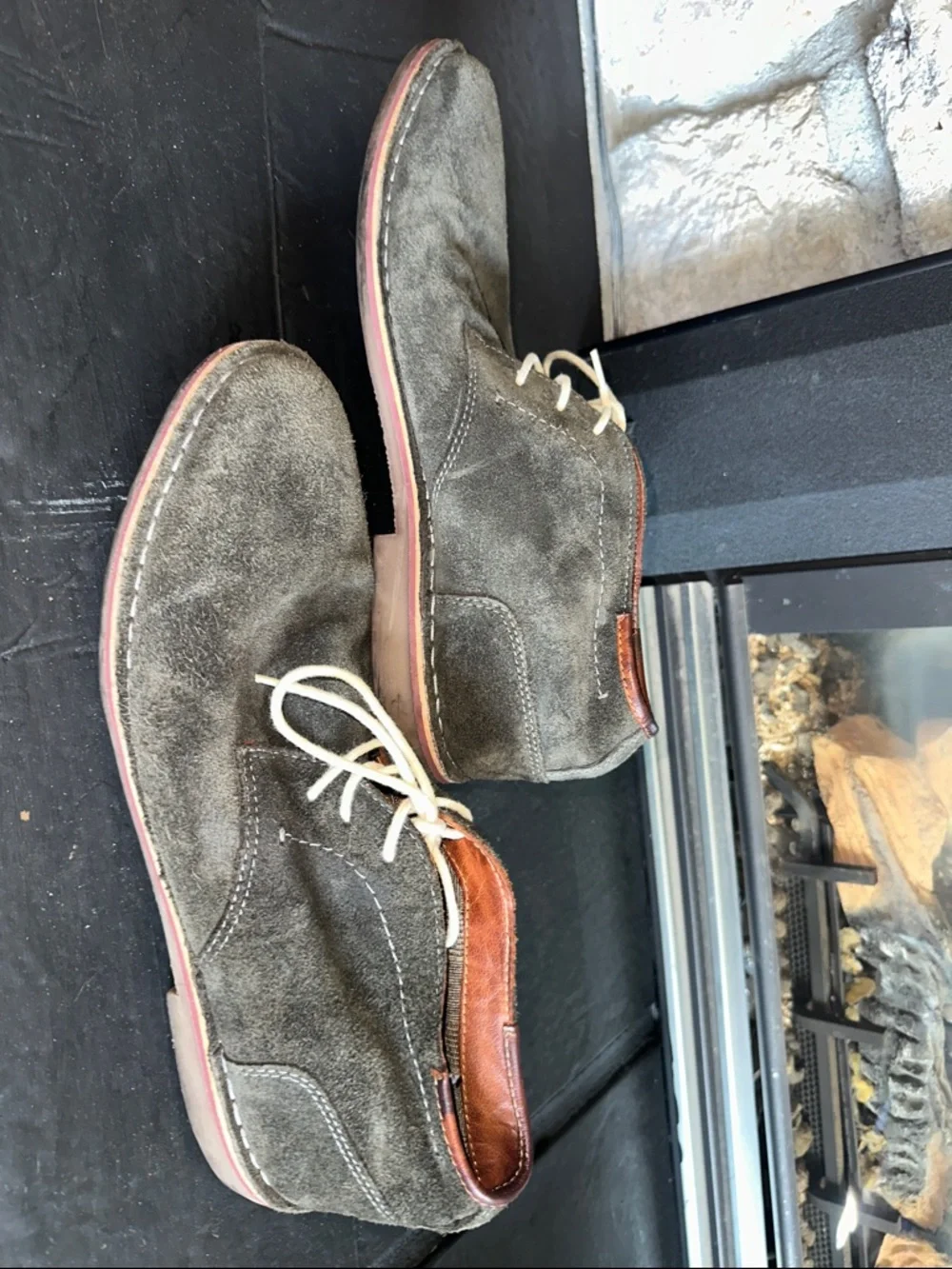 Kenneth Cole Suede Chukka Boots